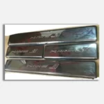 آپشن پارکابی استیل KMC J7 یک افزودنی کاربردی و زیبا برای خودرو است که از جنس استیل ضد زنگ ساخته شده و از آسیب به بدنه خودرو در هنگام ورود و خروج سرنشینان جلوگیری می‌کند.